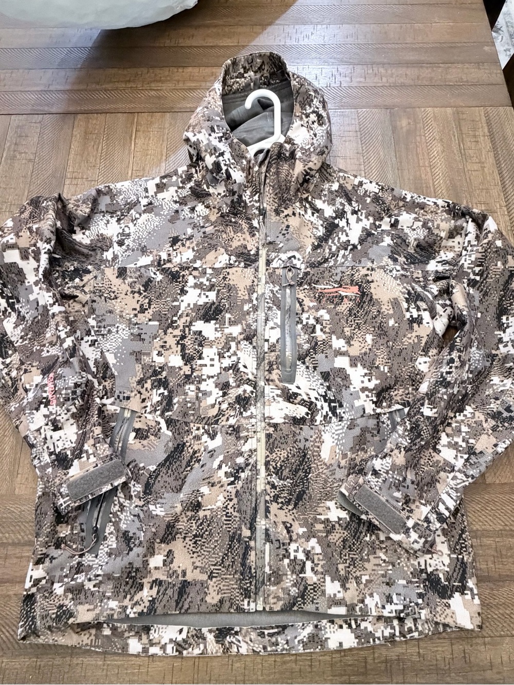 Sitka Large Downpour Rain Jacket, Gortex.
